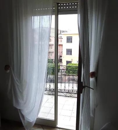 Da Elena Nyaraló *